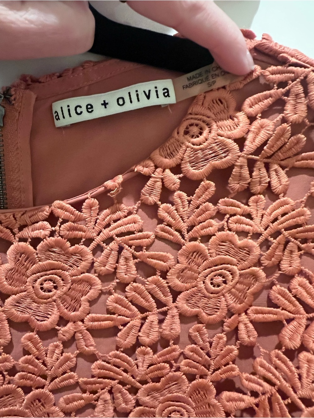 Alice and Olivia Pasha Chic Feminine Floral Embroidered Eyelet - Picture 7 of 7